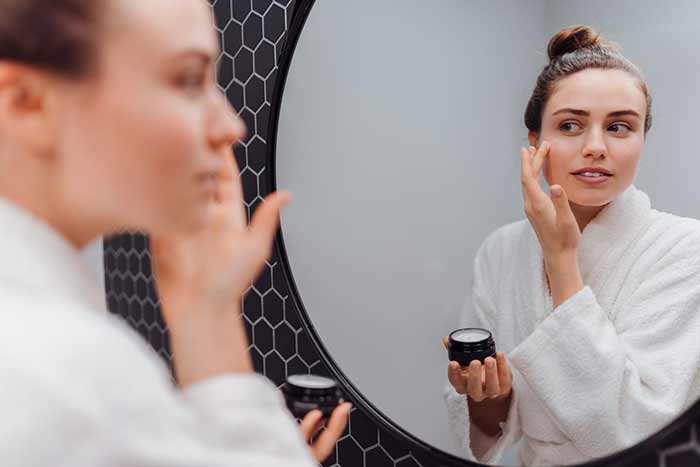 پوست و زیبایی ترتیب روتین پوستی خشک در شب+ نکات و ترفندها