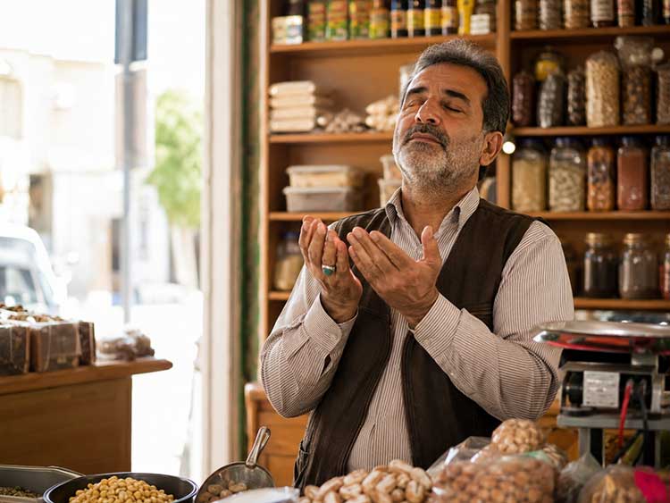 کسب وکار آداب خواندن دعای رزق برای مغازهداران